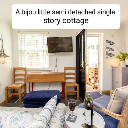Bijou Coastal Apartment In Polperro With Hot Tub Onsite Parking Downhill Walk To Village Esterno foto