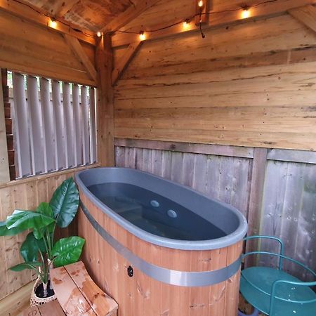 Bijou Coastal Apartment In Polperro With Hot Tub Onsite Parking Downhill Walk To Village Esterno foto