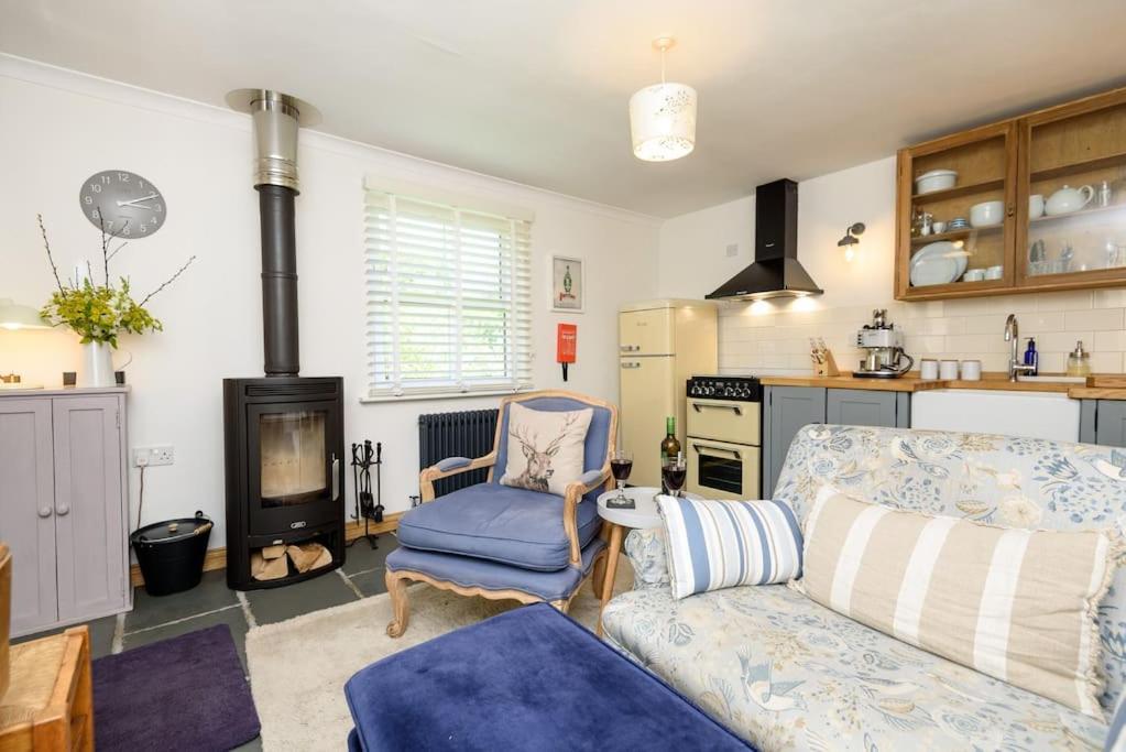 Bijou Coastal Apartment In Polperro With Hot Tub Onsite Parking Downhill Walk To Village Esterno foto