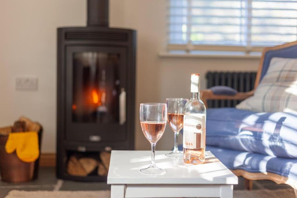 Bijou Coastal Apartment In Polperro With Hot Tub Onsite Parking Downhill Walk To Village Esterno foto