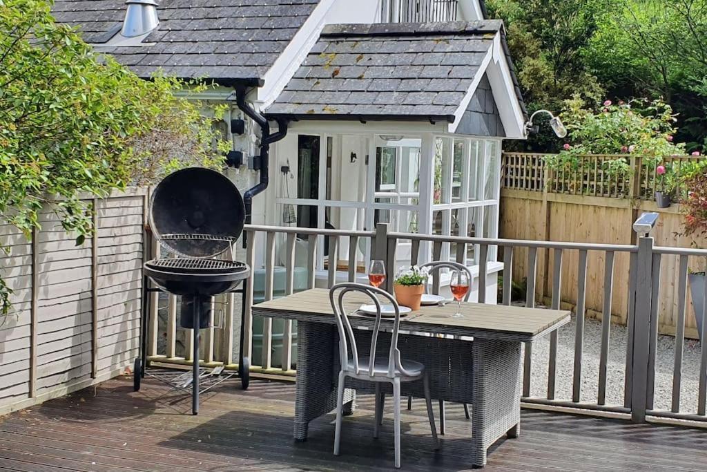 Bijou Coastal Apartment In Polperro With Hot Tub Onsite Parking Downhill Walk To Village Esterno foto