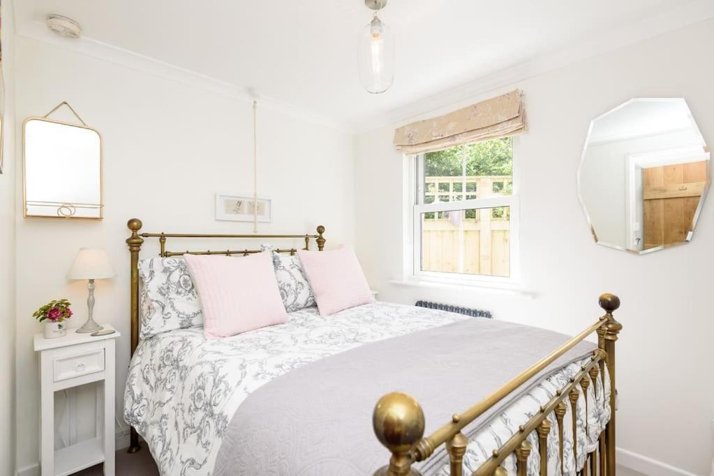 Bijou Coastal Apartment In Polperro With Hot Tub Onsite Parking Downhill Walk To Village Esterno foto