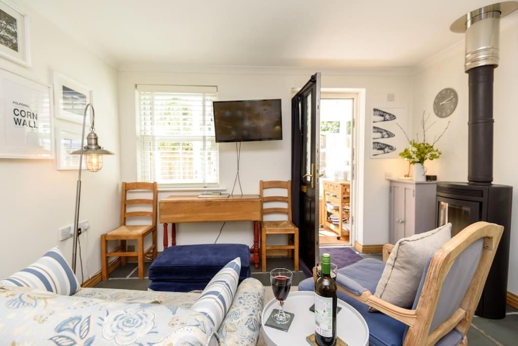 Bijou Coastal Apartment In Polperro With Hot Tub Onsite Parking Downhill Walk To Village Esterno foto