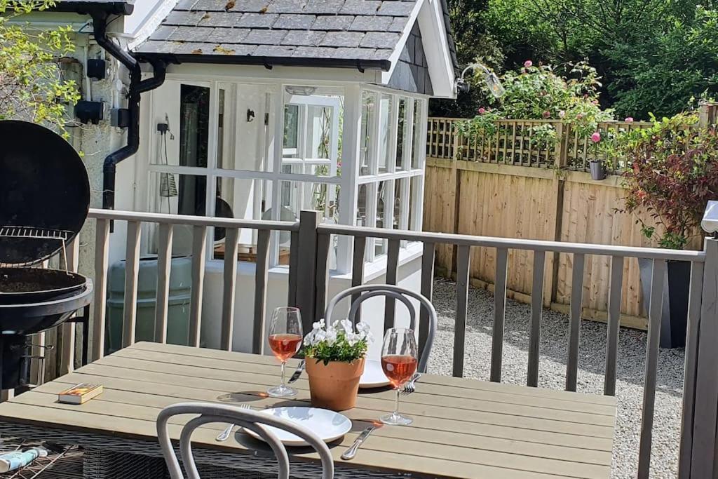 Bijou Coastal Apartment In Polperro With Hot Tub Onsite Parking Downhill Walk To Village Esterno foto