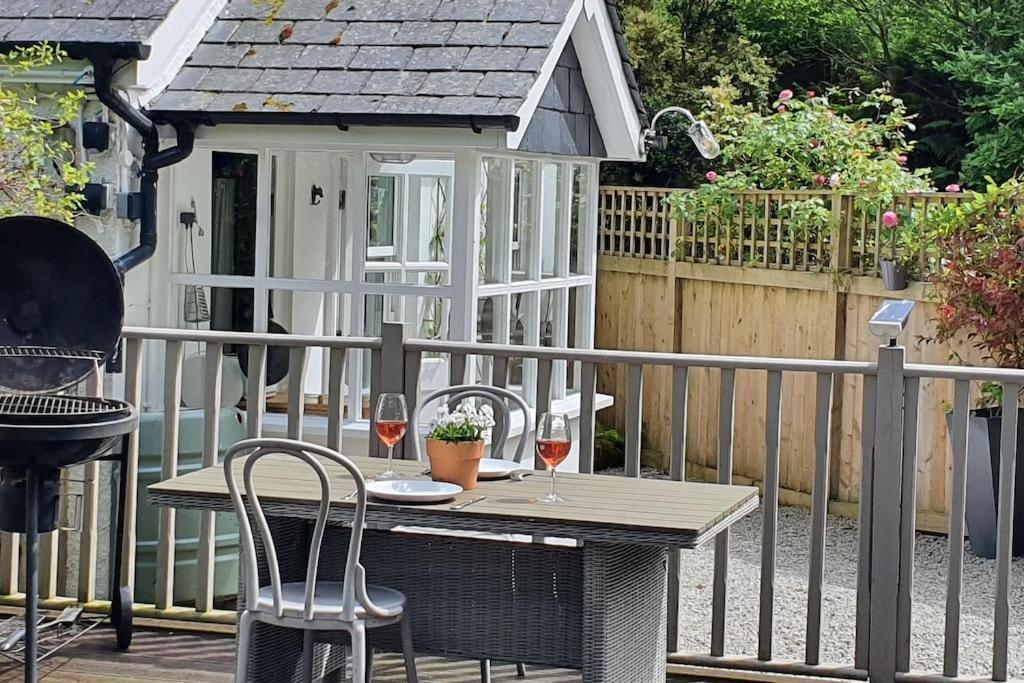 Bijou Coastal Apartment In Polperro With Hot Tub Onsite Parking Downhill Walk To Village Esterno foto