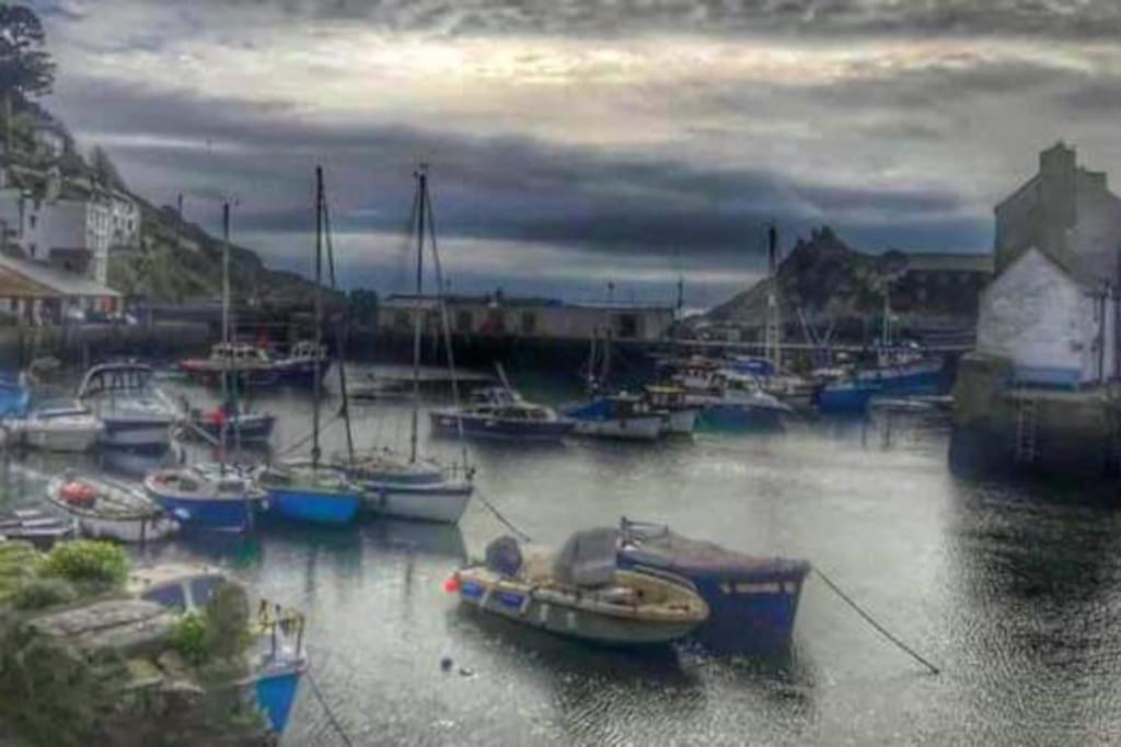 Bijou Coastal Apartment In Polperro With Hot Tub Onsite Parking Downhill Walk To Village Esterno foto