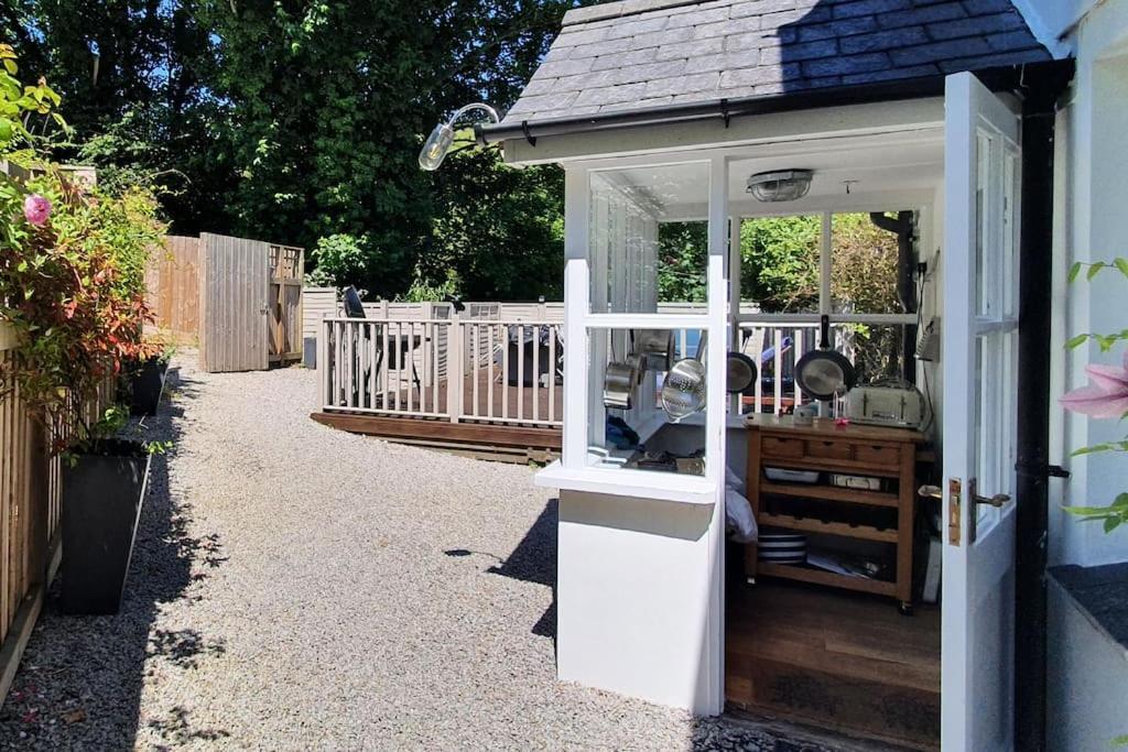 Bijou Coastal Apartment In Polperro With Hot Tub Onsite Parking Downhill Walk To Village Esterno foto
